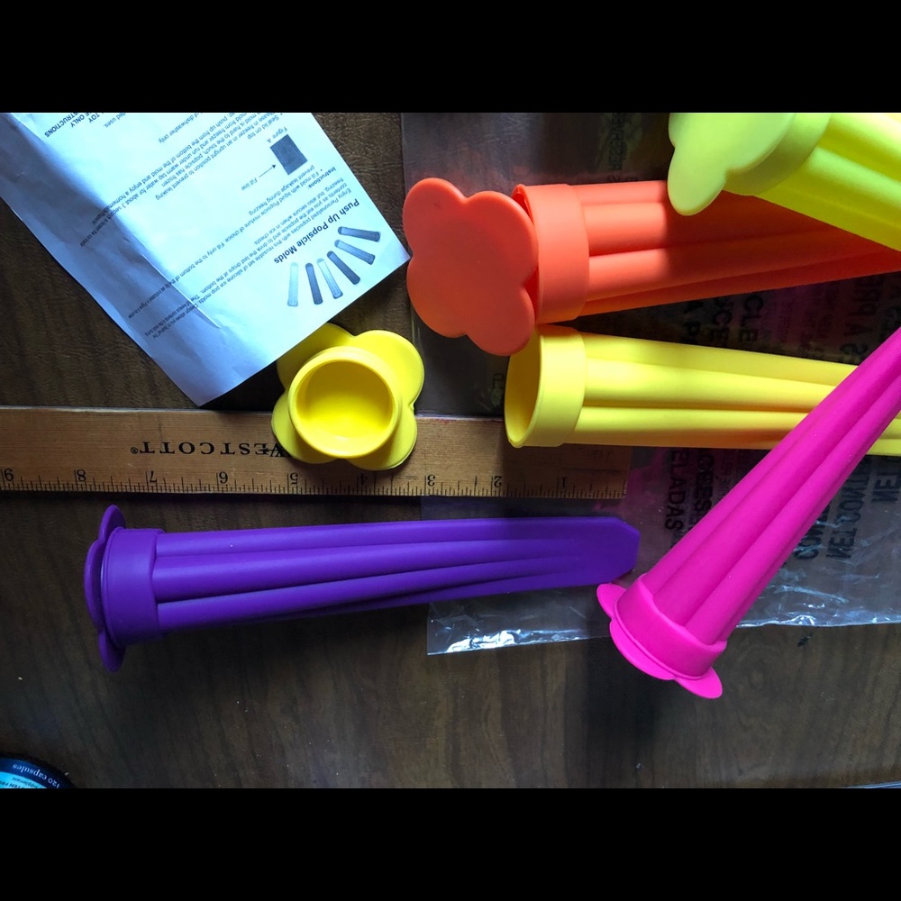 Push-up Popsicle Molds